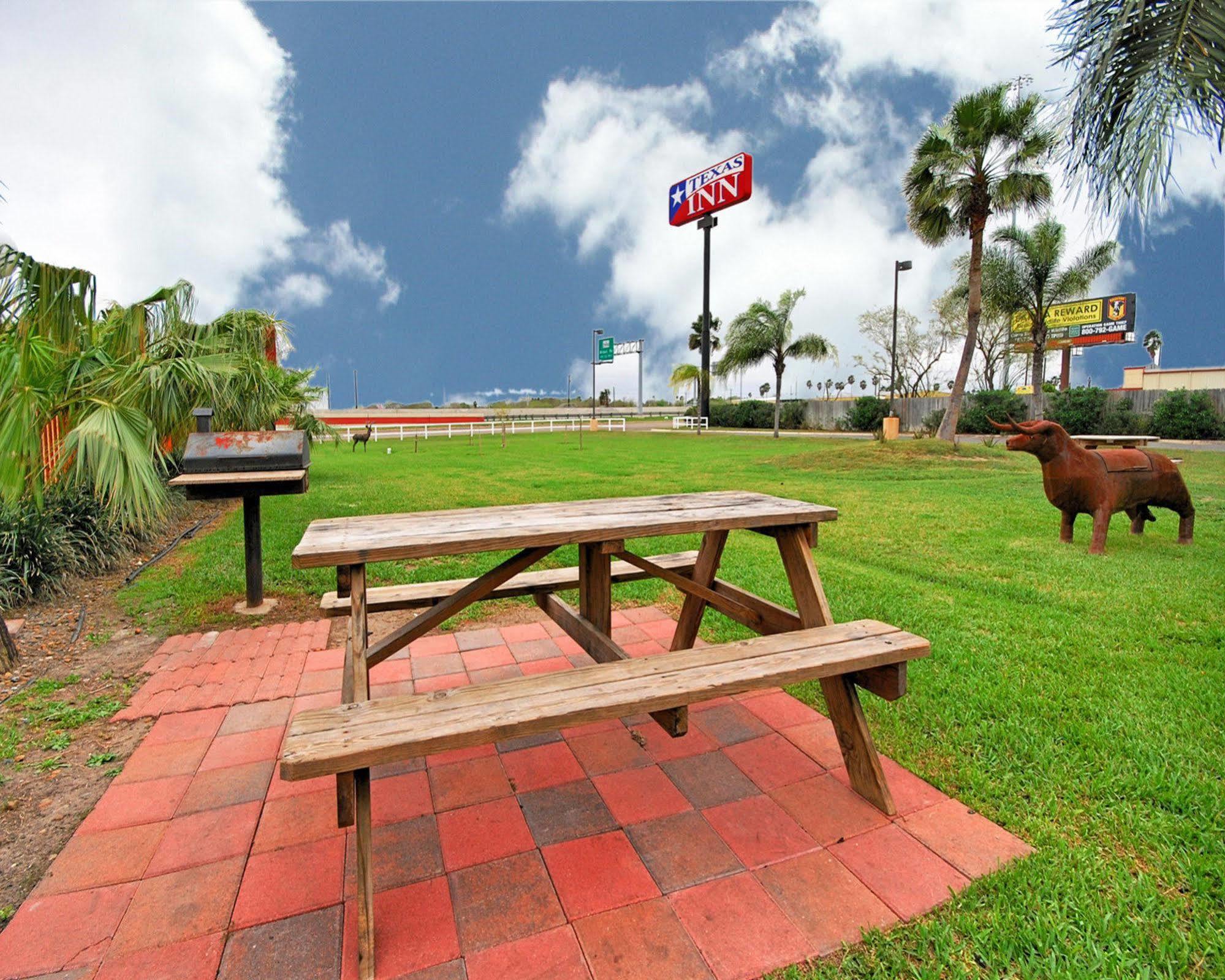 Texas Inn Harlingen Exterior foto